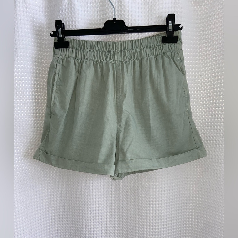 Women’s GARAGE sage Green cotton high waisted elastic waist shorts size small